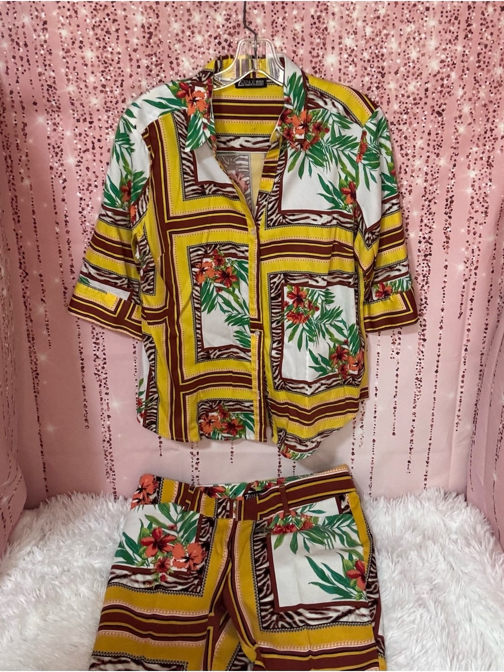 High-Waist Tropical Top & Capris Linen Set - Yellow & Green - Picture 4 of 12